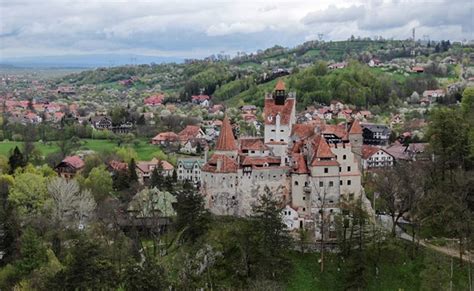 Draculas Castle In Romania Lures Visitors With Free Covid Vaccine Shots