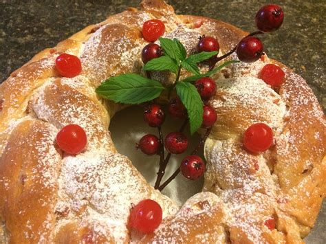 Popcorn christmas wreath cake, ingredients: Traditional Newfoundland Christmas Fruit Bread - Bonita's ...