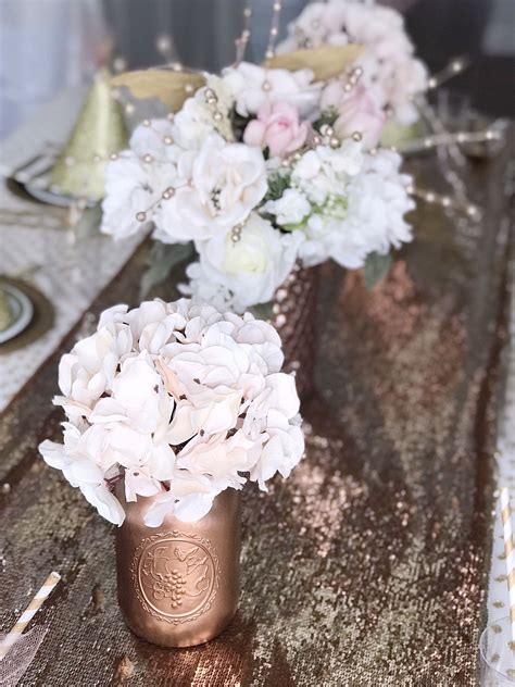 Ganz einfach bei douglas bestellen und 2 gratisproben sichern! ALL THAT GLITTERS IS GOLD | Spray paint mason jars, Diy ...