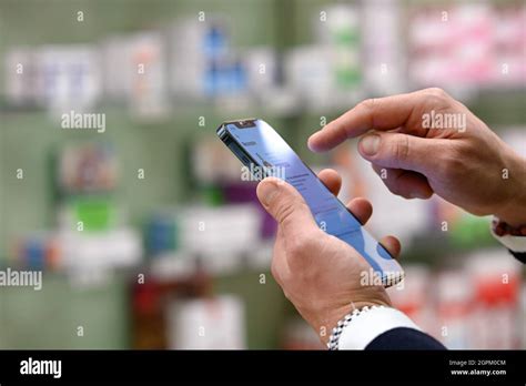 Oldenburg, Germany. 29th Sep, 2021. A person holds his mobile phone in