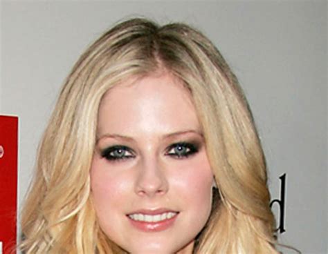 Photo 220306 From Avril Lavignes Hairstyles E News