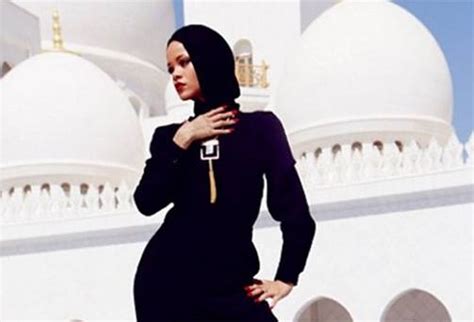 Rihanna Sparks Outrage With Sheikh Zayed Grand Mosque Photos Dialogue