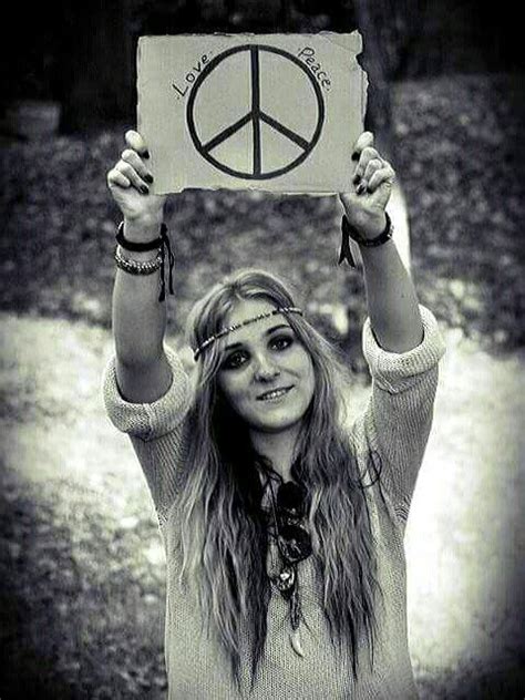 Pin On Hippies Woodstock Paz Y Amor Por Siempre