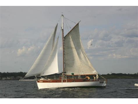 Different Types Of Sailboat Rigs Bermuda Sloop Ketch Cutter And