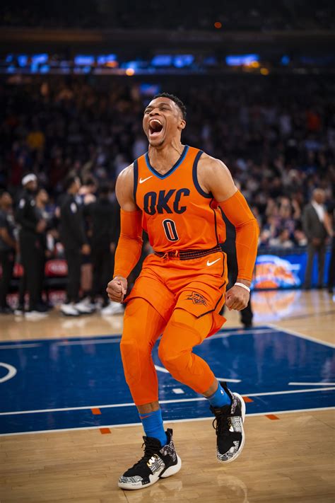 Pin By Sunhongda On 威少 Russell Westbrook Wallpaper Russell Westbrook