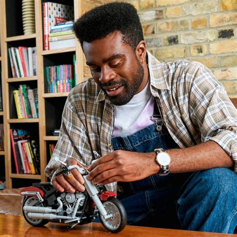 Lego Creator Expert Harley Davidson Fat Boy Motorbike Set