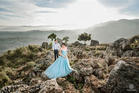Arena ini bisa menampung 300 pengunjung. Foto Prewedding: Foto Prewedding Outdoor Di Bandung