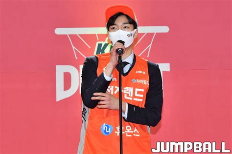 Jun 30, 2021 · 국민의힘 대변인 공개 오디션 나는 국대다 8강 토론배틀 결과 임승호·양준우·신인규·김연주씨가 차기 대변인단으로 확정됐다. 드래프트 ′16년만′ 모교에 로터리픽 안긴 양준우 "믿고 쓸 ...