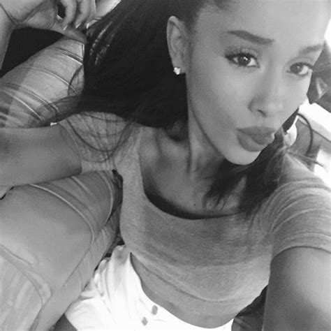 Listen Ariana Grande Drops Surprise Christmas And Chill Ep With Five