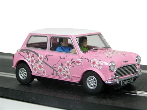 Why Can T Cars Look Like This This Just Makes Me Happy I Would So Drive This Car Pink Mini