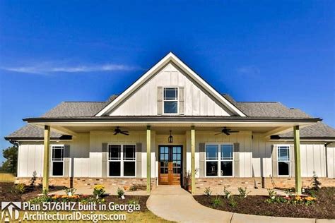Plan 51761hz Classic 3 Bed Country Farmhouse Plan Ranch House Plans