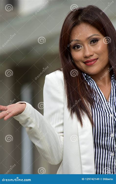 filipina business woman wearing suit inteligente indeciso imagem de stock imagem de roupa
