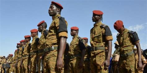 Burkina Faso Création Du 26è Régiment Dinfanterie Commando26è Ricà