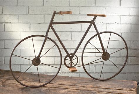 Welcome your guests with a beautiful bicycle and colorful design. Bicycle Wall Art - Tripar International, Inc.