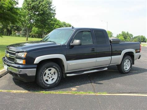 Purchase Used 07 Chevy Silverado 4x4 Extended Cab Z71 In Morton