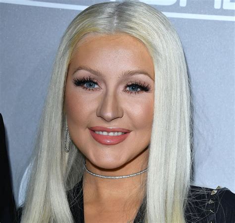Christina Aguileras No Makeup Makeup Transformation Beautygeeks