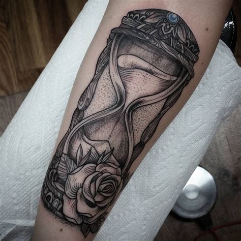 Hourglass With Images Hourglass Arm Tattoos Hourglass Tattoo Tattoos