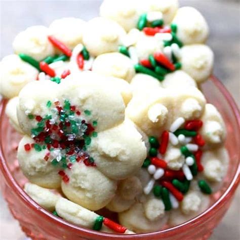 Spritz cookies are crumbly, simple, and iconic in homemade christmas cookie boxes. Paula Deen Spritz Cookie Recipe / If you've ever skimmed ...