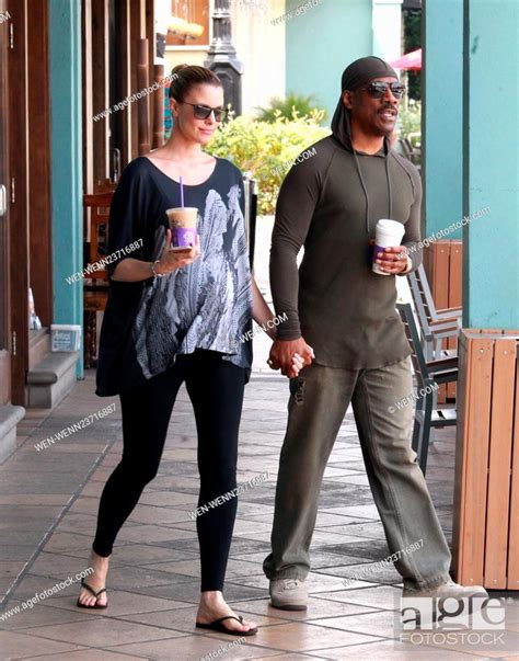 Eddie Murphy And His Pregnant Girlfriend Paige Butcher Stop For A Morning Coffee At Coffee Bean