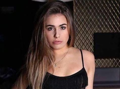 #teenager #blondehair #asia gianese #casting #fotografo italiano #fotografo milano #raffaeledelucaph #agenzia modelle milano #milanplaza #lelemilano. L'influencer Asia Gianese in auto sul sagrato del Duomo ...