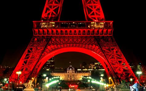 Eiffel Tower At Night Wallpaper 1920x1200