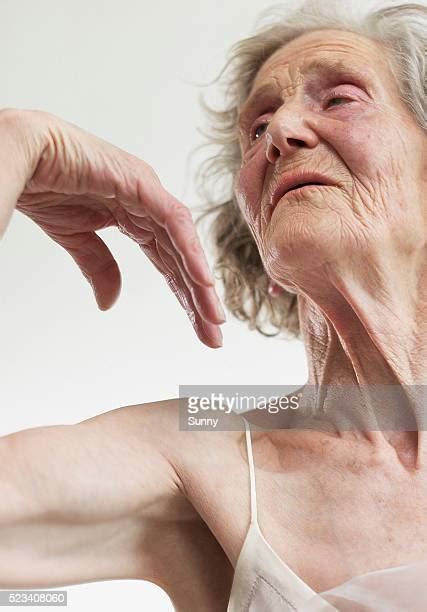 Older Womens Body Photos Et Images De Collection Getty Images