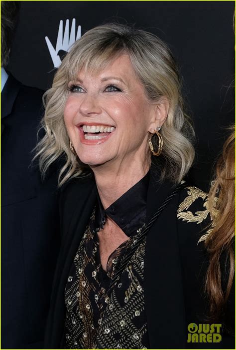 celebs pay tribute to olivia newton john following her death at 73 photo 4799913 rip pictures