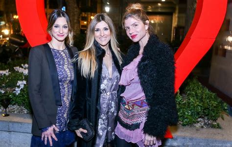 *** η ελπίδα νίνου έχει επιμεληθεί τις χορογραφίες του σύγχρονου έργου του αλέξη καλλίτση «ωχ… ηλέκτρα», το οποίο θα περιοδεύσει σε μεγάλα φεστιβάλ της αθήνας και της περιφέρειας. Tο φαντασμαγορικό φωτογραφικό άλμπουμ του πάρτι του Hello ...