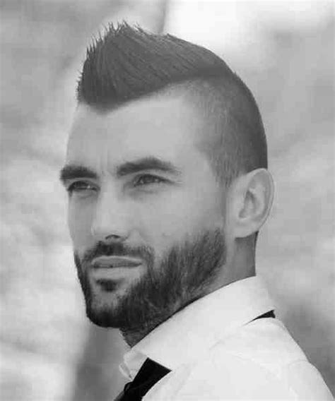 1000+ images about coupe homme on pinterest | faux hawk hairstyles high forehead and men hair. Coupe Cheveux Homme Faux Hawk : 35 Best Faux Hawk Fohawk ...