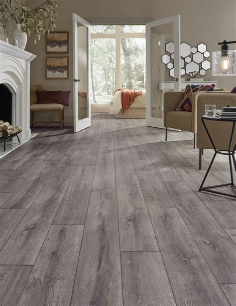 Roomhints helps you to find inspiration and ideas for the perfect flooring for your home. Laminate Floor - Blacksmith Oak - Home Flooring, Laminate Options - Mannington Flooring