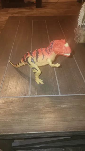 Jurassic World Fallen Kingdom Roarivore Ceratosaurus Park Mattel 2018