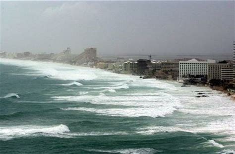 Fue la vigesimoprimera tormenta tropical (empatando el récord de 1933) y el décimosegundo huracán (empatando el récord de 1969) de la temporadad de huracanes del atlántico de 2005. Surviving Hurricane Wilma - Off The Grid News