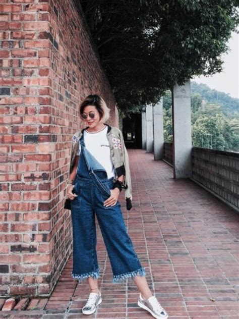 Kamu juga bisa mencoba padukan gaya hijab seperti ini dengan model blazer panjang, celana jeans. 35+ Ide Ootd Baju Kodok Jeans - Free Alltel
