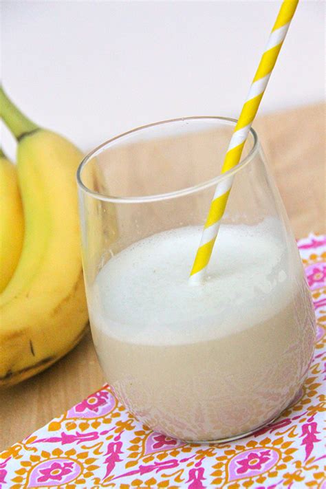 These 10 easy smoothie recipes are all about keeping things simple: 3 Ingredient Banana Smoothie Recipe - Smashed Peas & Carrots