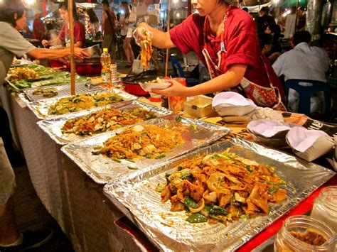 Night Bazaar Night Market Chiangmai Thailand5 Living Nomads Travel Tips Guides News