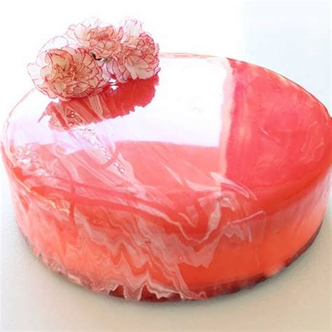 To make the mirror glaze soak the gelatine leaves in cold water while you heat up the curd and lemon juice in a small pan. Easy 5 Ingredient Mirror Glaze Recipe | Yummly | Mirror ...