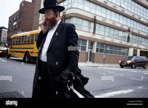 Hasidic Jews Hi Res Stock Photography And Images Alamy