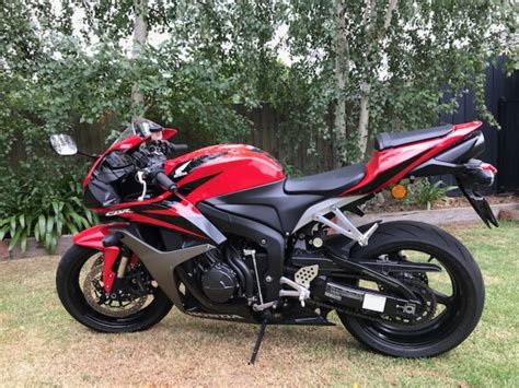 Four years ago i compared the new cbr600rr to diminutive super star kylie minogue. 2007 HONDA 600CC CBR600RR 7 - JBW4092492 - JUST BIKES