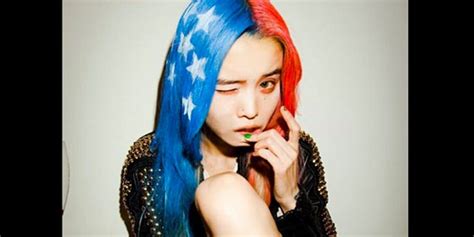 Girls Are Dying Their Hair Red White And Blue Hair For
