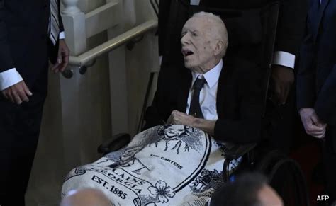 Ex Us President Jimmy Carter 99 Makes Rare Appearance For Wifes Memorial