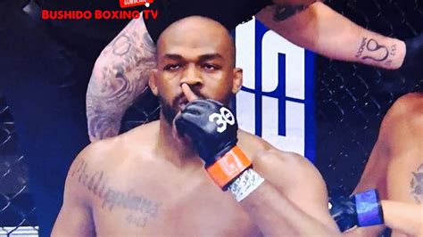 Jon Jones Submits Ciryl Gane In The 1st To Become Ufc Heavyweight Champion Of The World Youtube