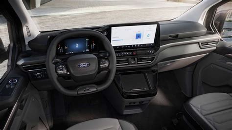Ford Tourneo Custom 2023 Con Versiones Eléctrica Phev Y Diésel