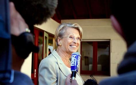 Michèle Alliot Marie fait un pas de plus vers la présidentielle