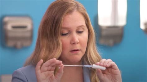 Amy Schumer Is Teaching Us How To Use Tampons And Its As