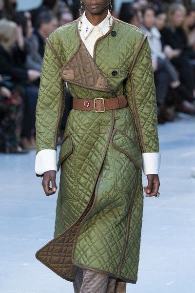 Chloé At Paris Fashion Week Fall 2020 Cappotti Moda Moda Autunno