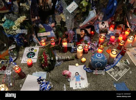 Tributi hi-res stock photography and images - Alamy