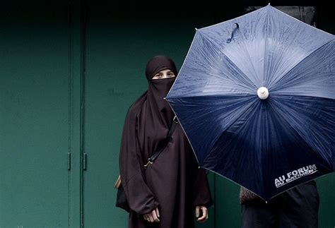 Un Panel Declares Frances Burqa Ban Violates Muslim Womens Rights Huffpost Latest News