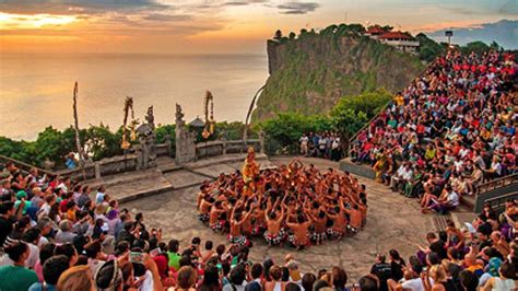 Rekomendasi Tempat Menonton Tari Kecak Di Bali Ada Yang Berlatar
