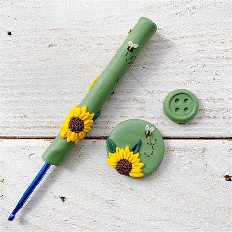 4mm sunflower crochet hook and matching needle minder craft | Etsy ...