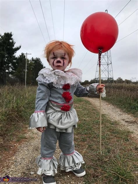 My costume tutorials have officially began ! Pennywise Baby Costume
